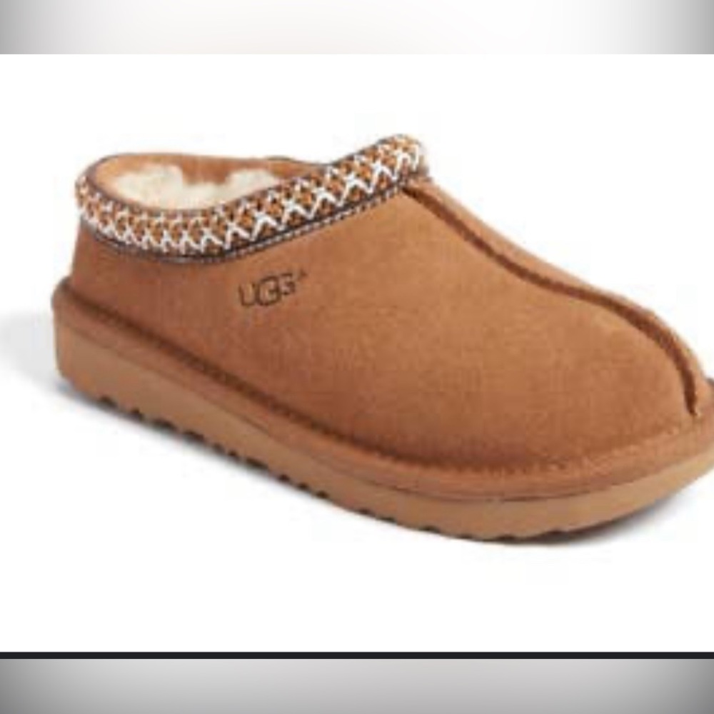 COPY - Near Perfect Condition. Surface dirt on toes. Never worn by my toddler T…